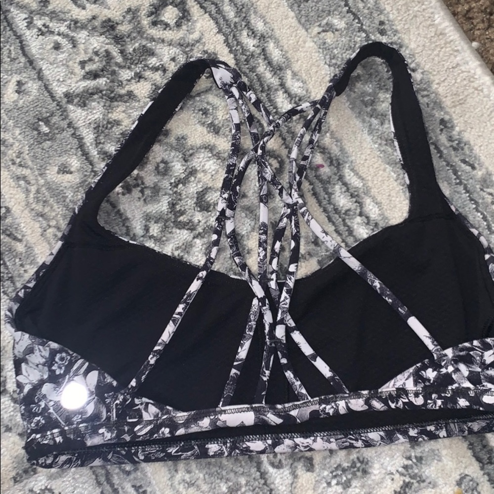 Lululemon Sports bra - Picture 3 of 4
